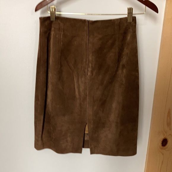 Brown suede skirt - Picture 3 of 4